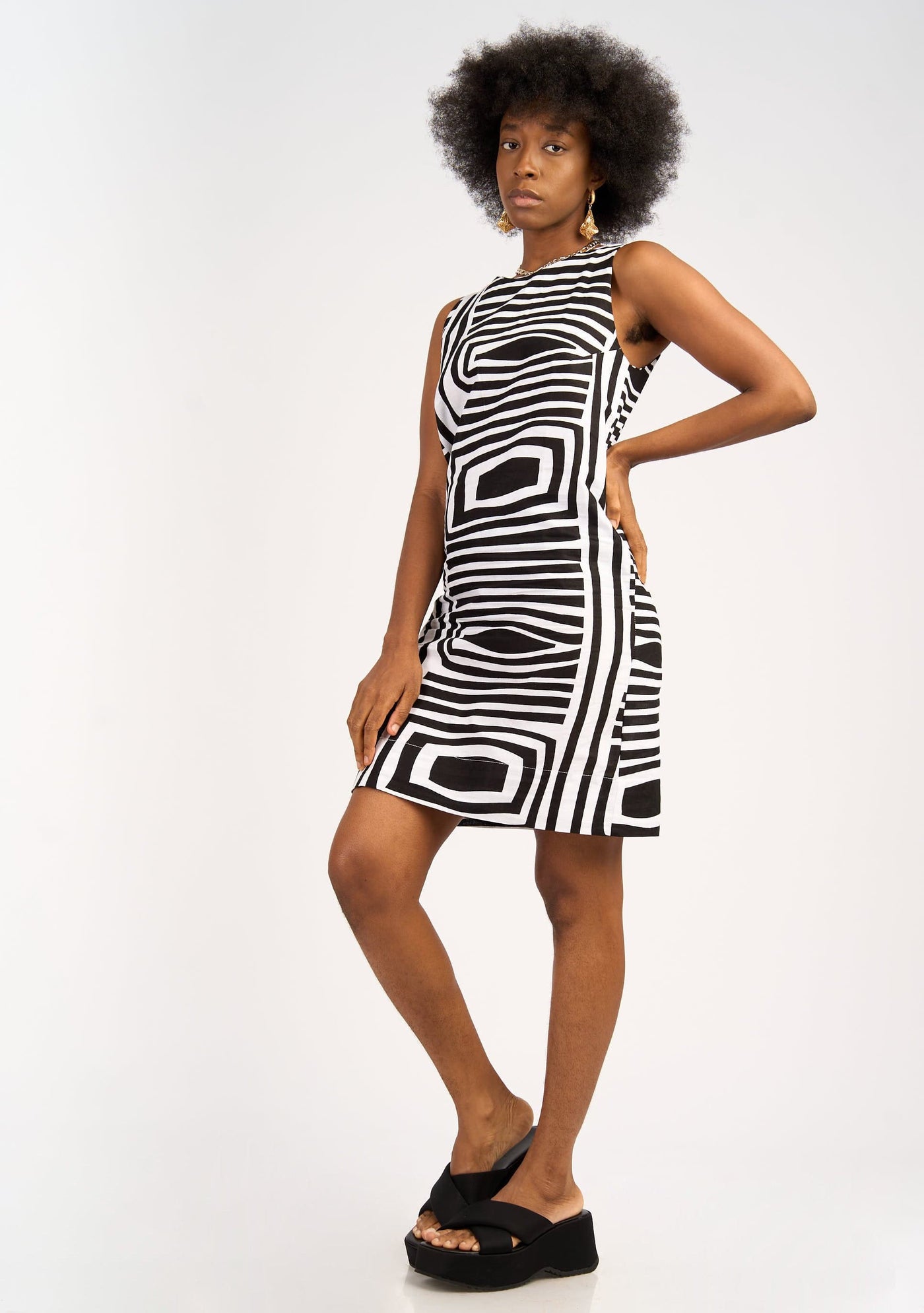 YEVU Women - Dress V Back Mini Dress - Monochrome