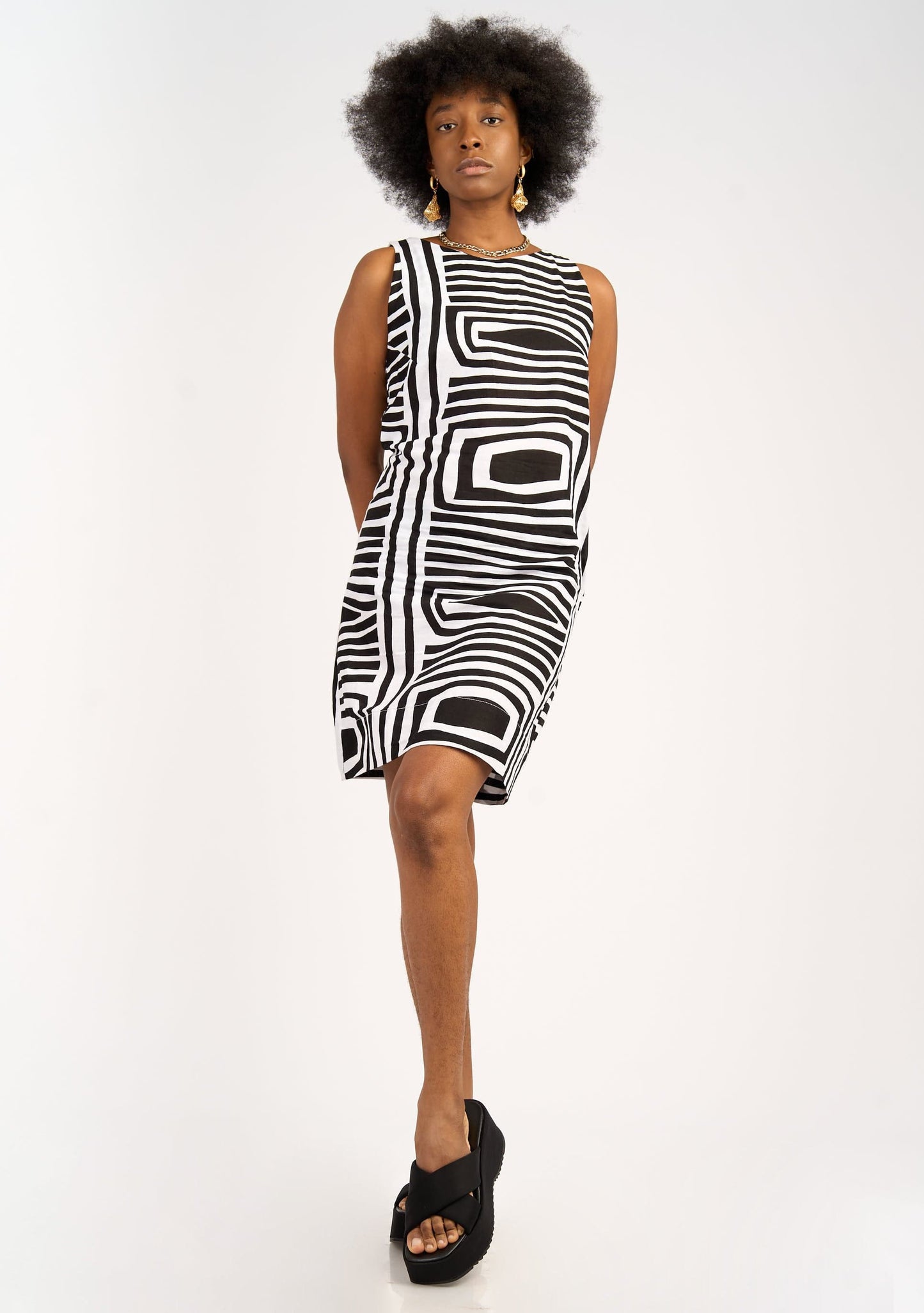 YEVU Women - Dress V Back Mini Dress - Monochrome